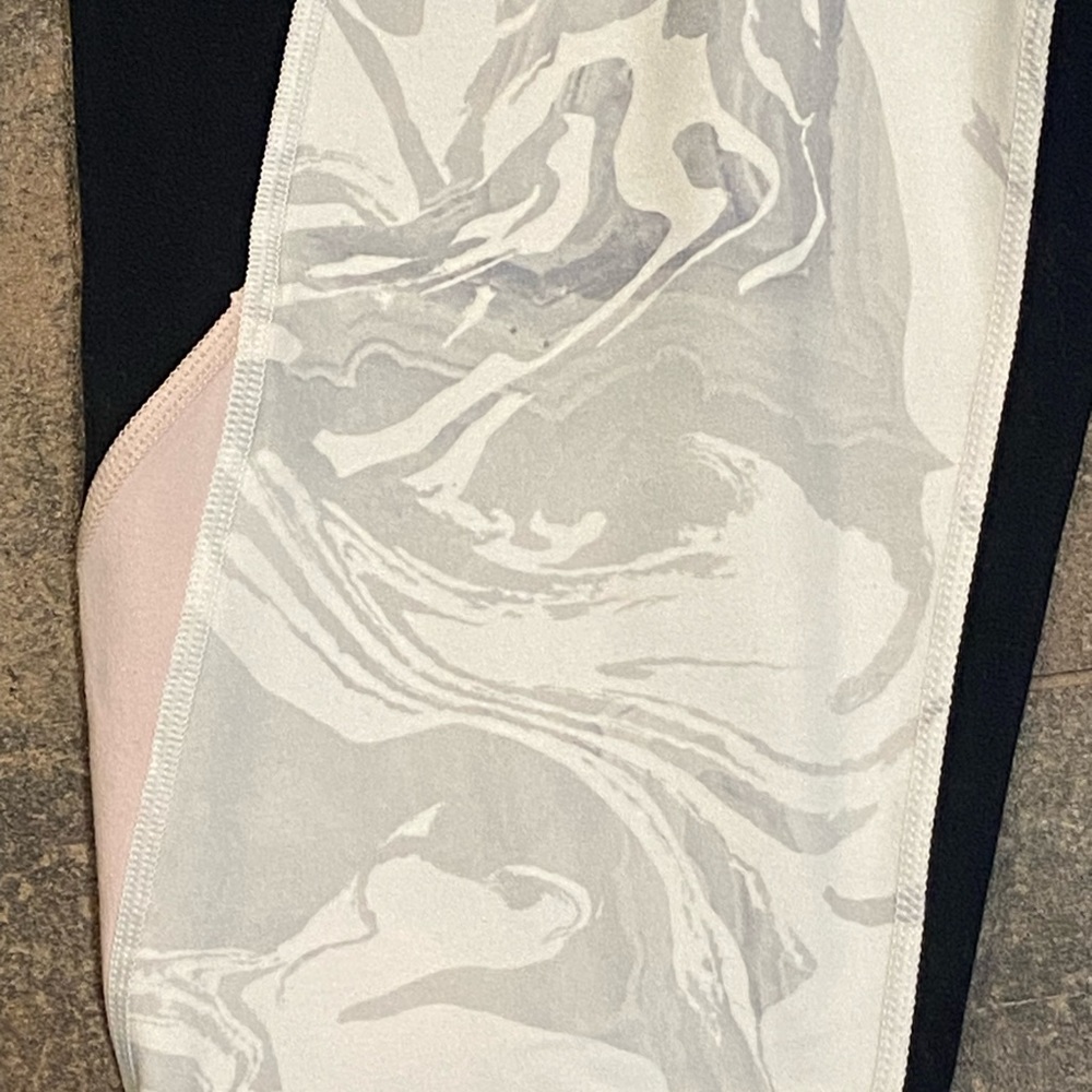 Athleta Marble Salutation Workout Set - image 6